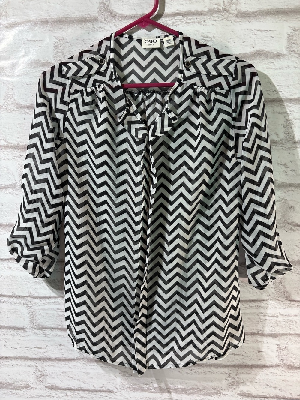Cato Black & White Chevron Tie-Neck Blouse